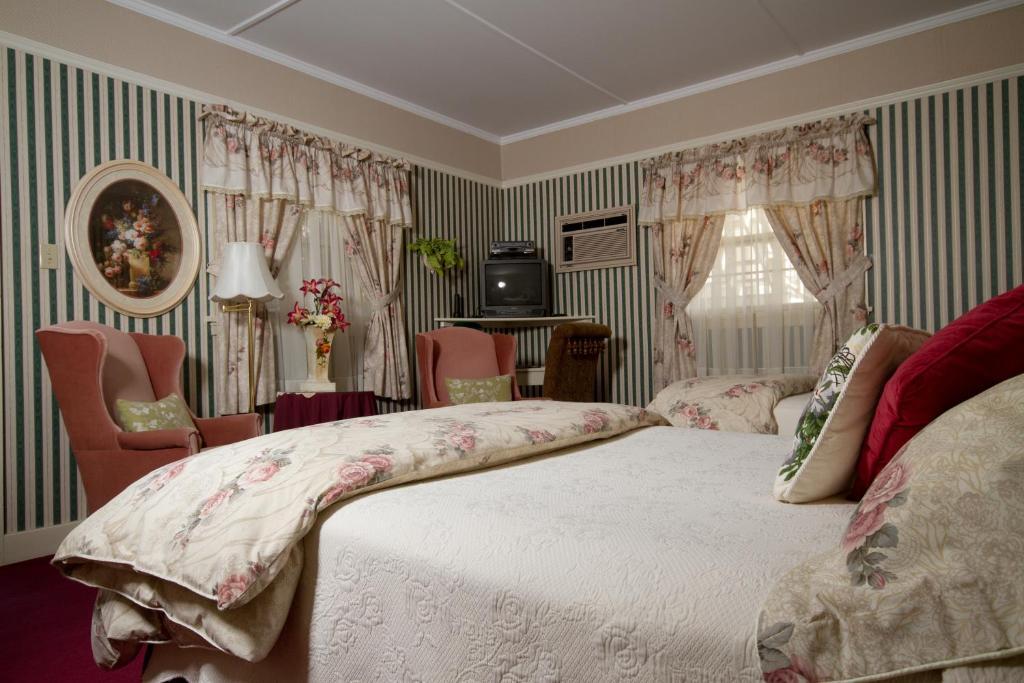 Victoria'S Historic Inn Wolfville Room photo